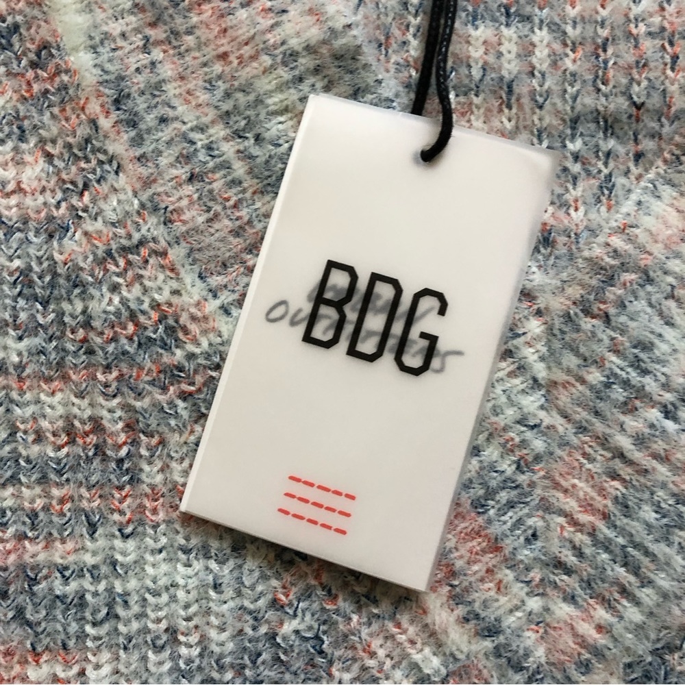 NWT Aden sweater vest by BDG from Urban Outfitters in size Medium - Picture 10 of 12